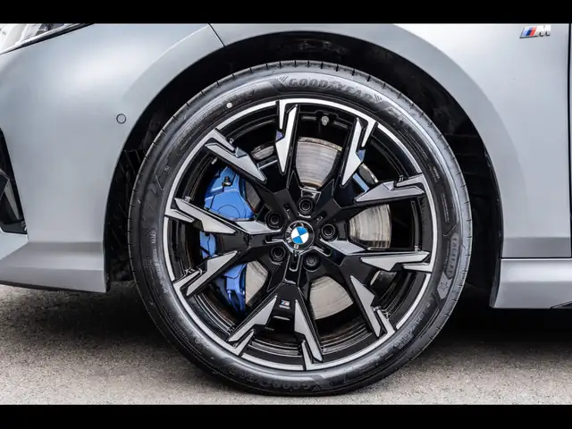 BMW 1 Series view 9
