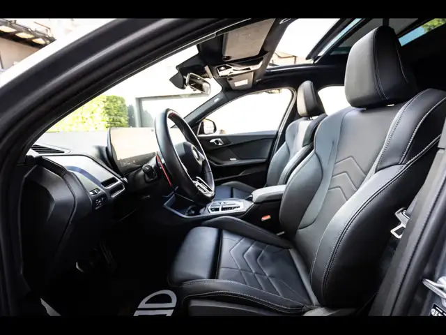 BMW 1 Series view 13