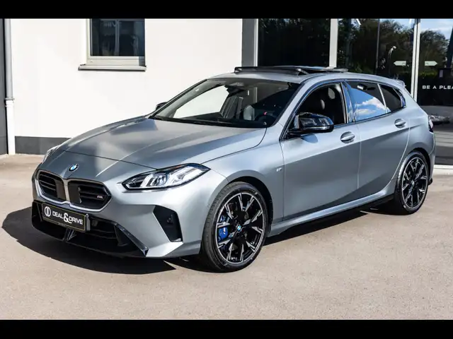 BMW 1 Series view 8
