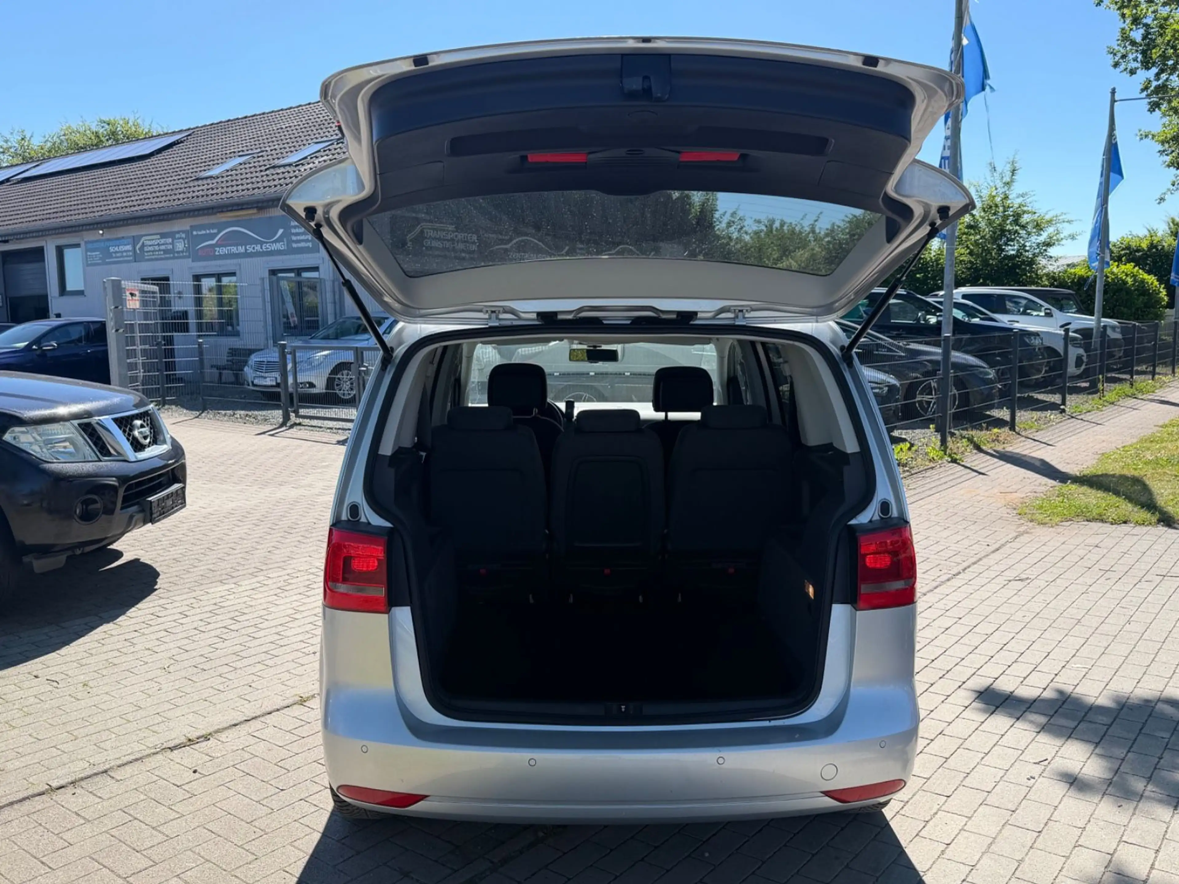 Volkswagen Touran 1.6 TDI Comfortline DSG Temp Navi PDC — photo 7