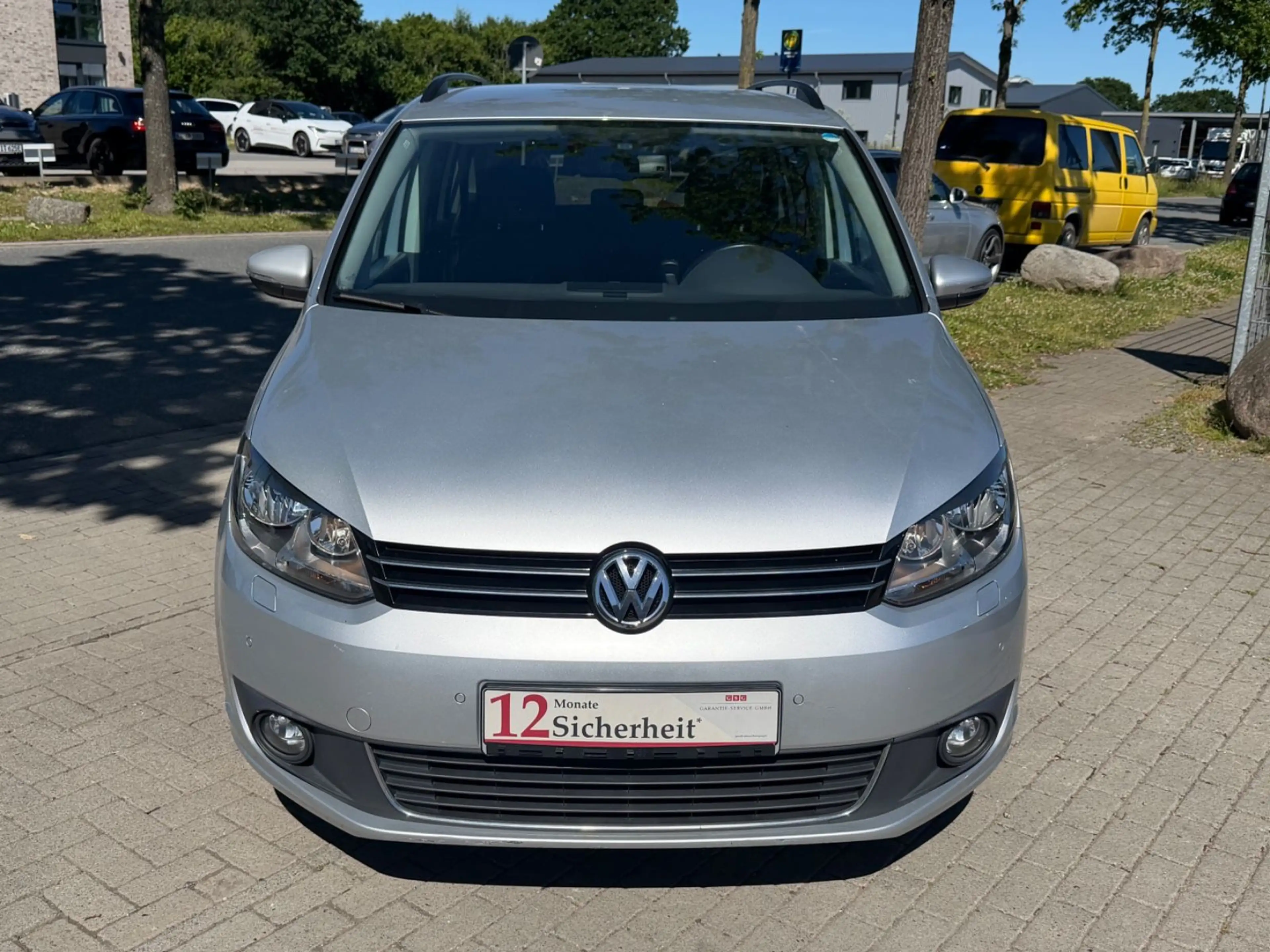 Volkswagen Touran 1.6 TDI Comfortline DSG Temp Navi PDC — photo 2