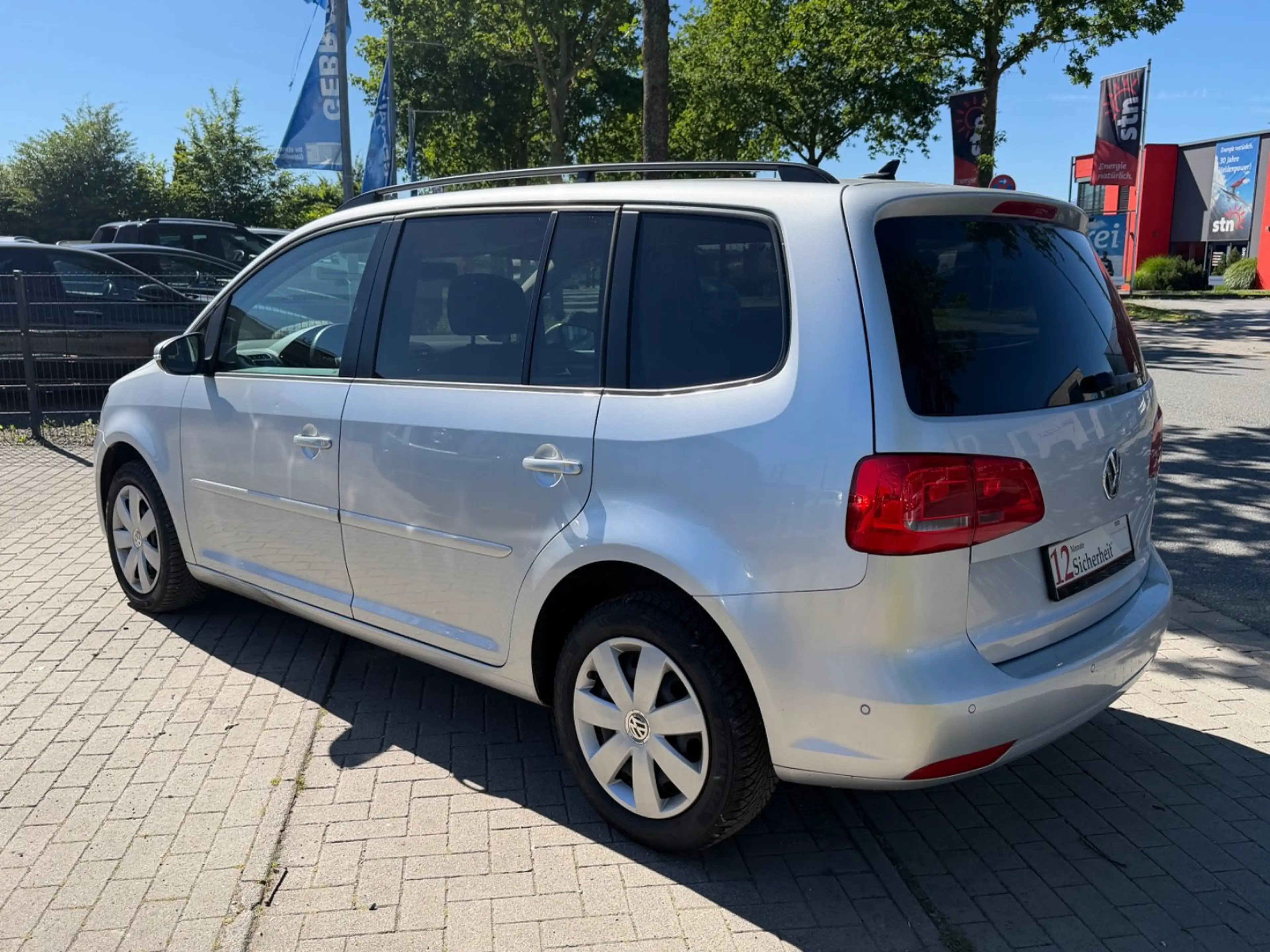 Volkswagen Touran 1.6 TDI Comfortline DSG Temp Navi PDC — photo 9