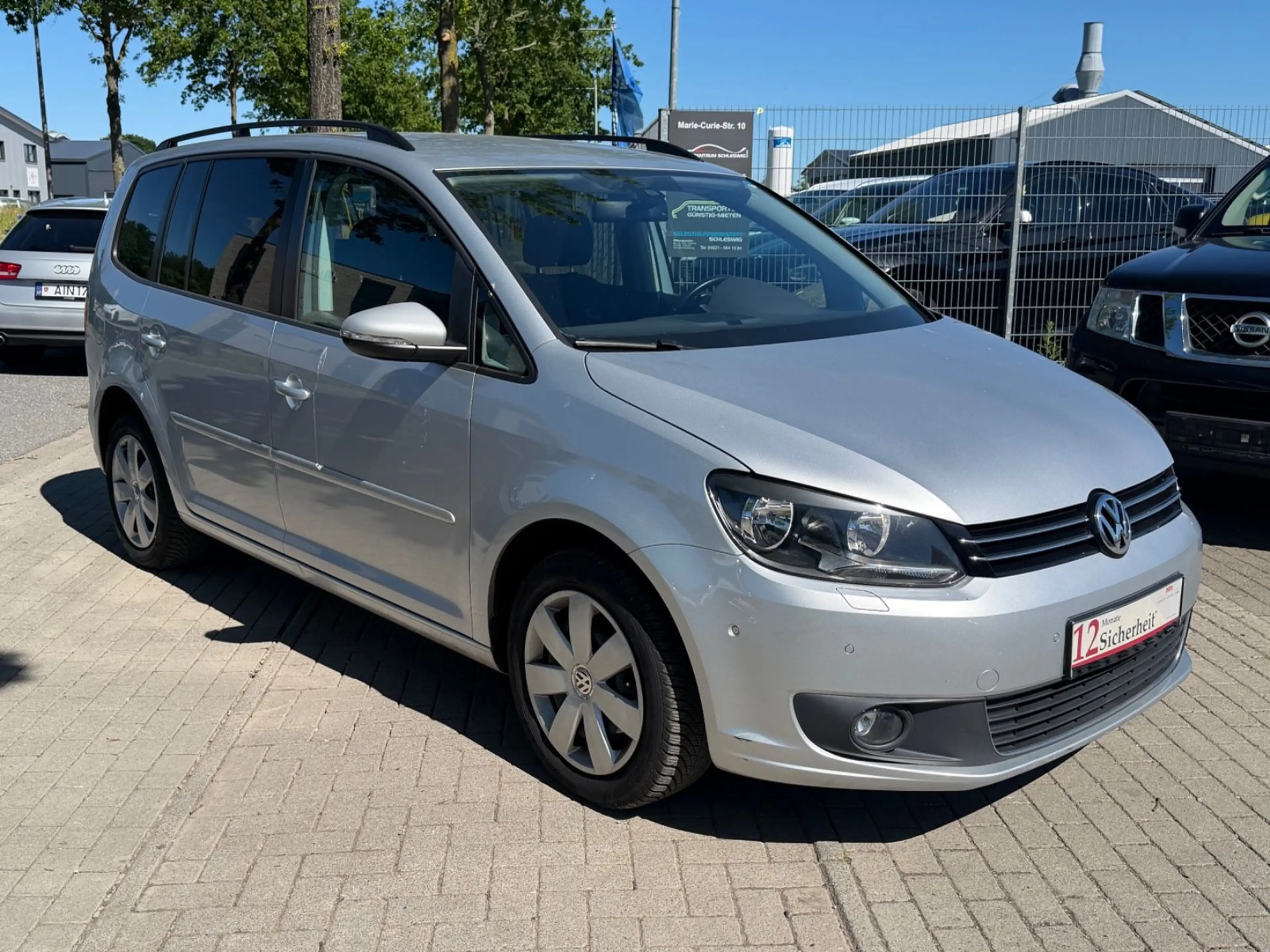 Volkswagen Touran 1.6 TDI Comfortline DSG Temp Navi PDC — photo 3