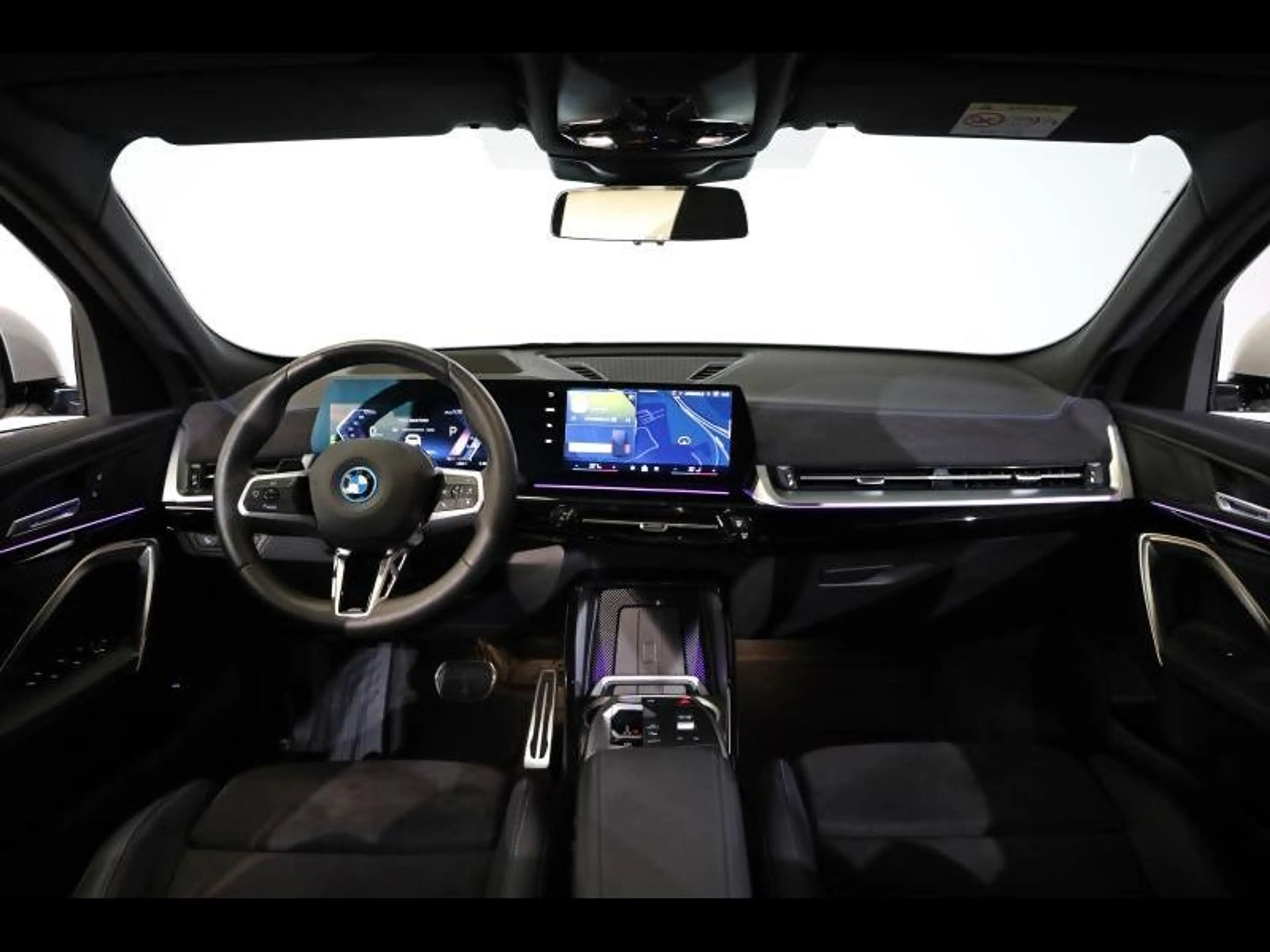 BMW iX2 eDrive20 Kit M Sport — photo 7