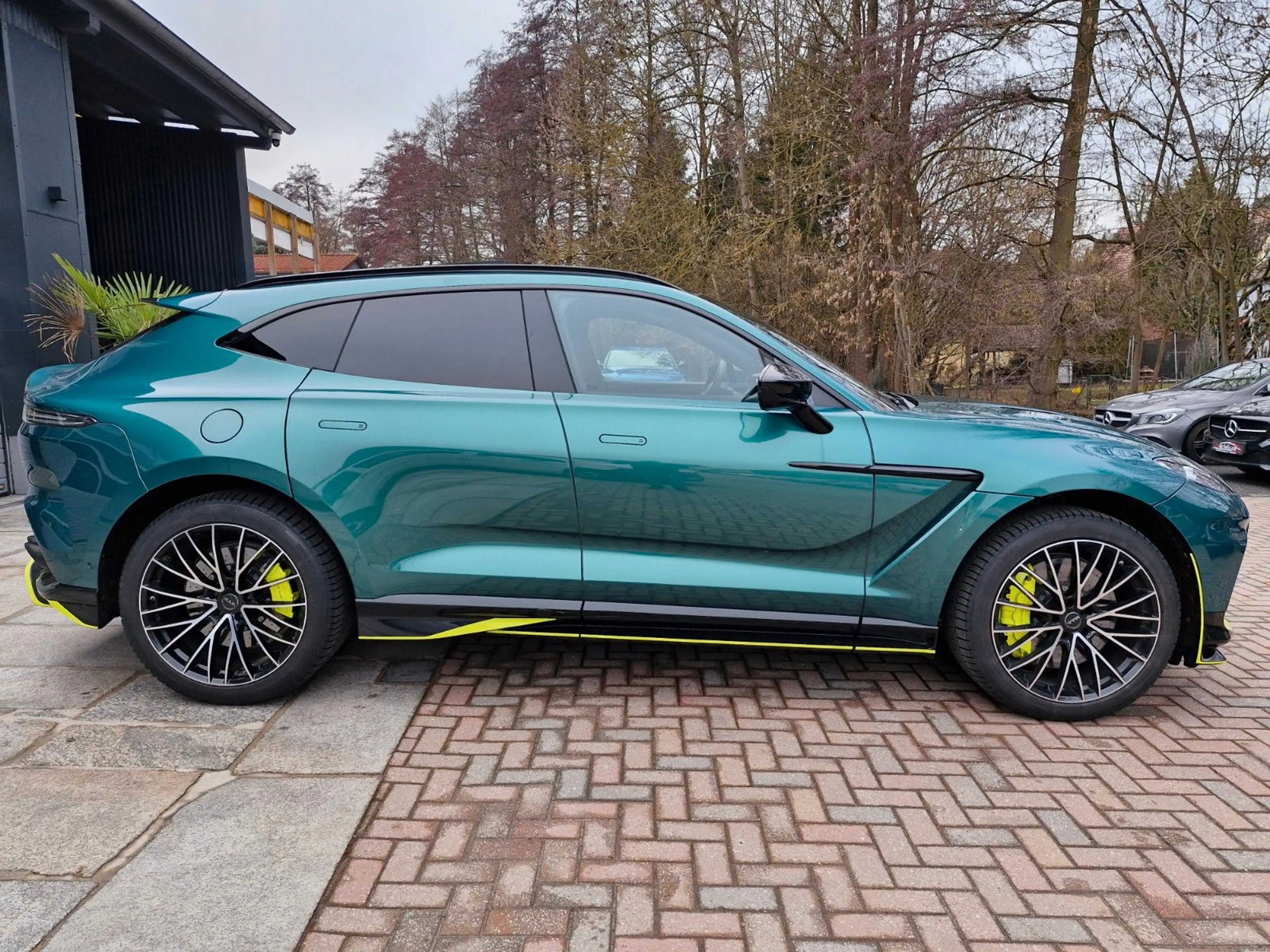 Aston Martin DBX 707 1.Hand 8-Fach Carbon Panorama — photo 4