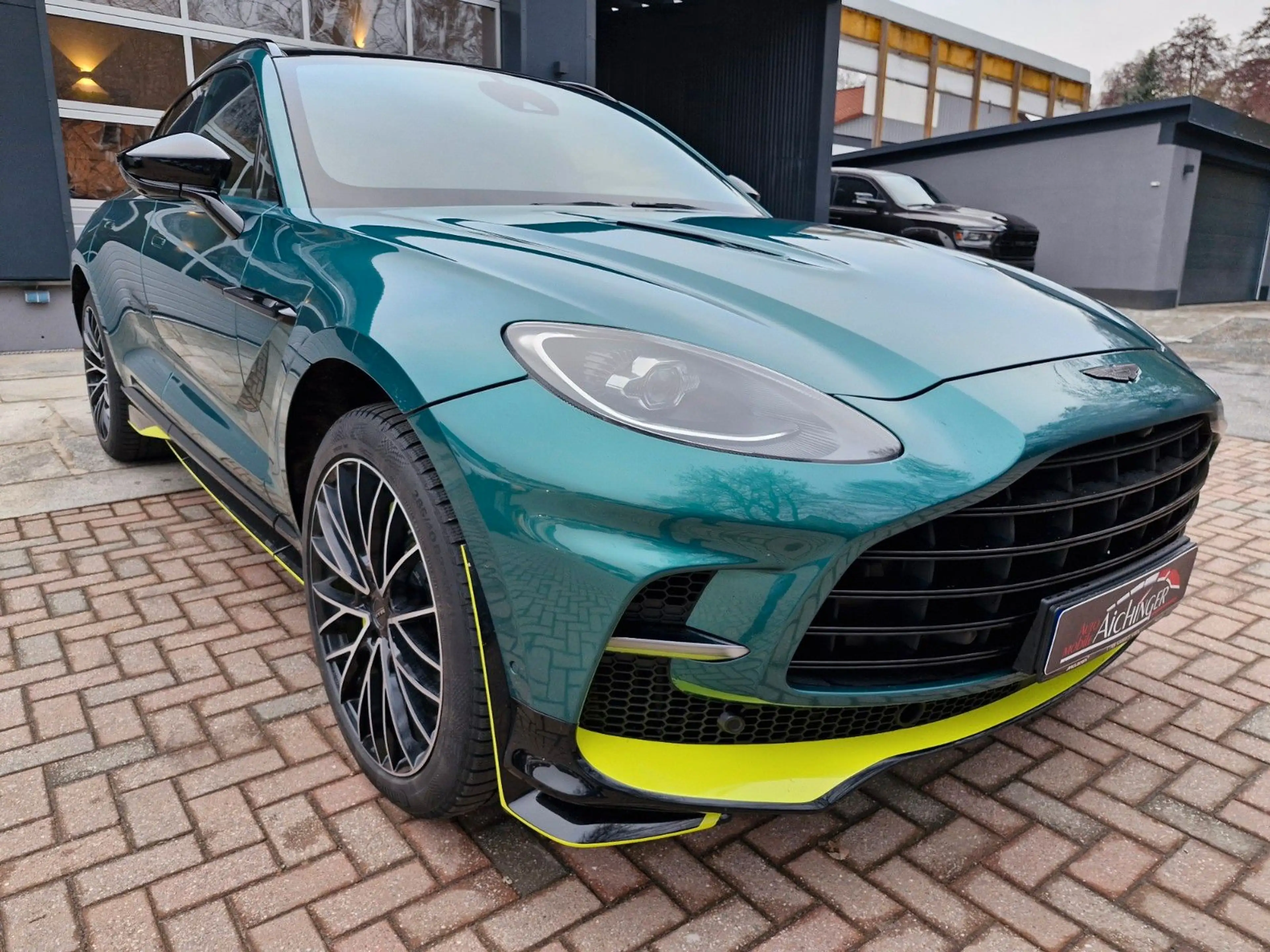 Aston Martin DBX 707 1.Hand 8-Fach Carbon Panorama — photo 3