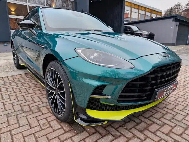 Aston Martin DBX view 3
