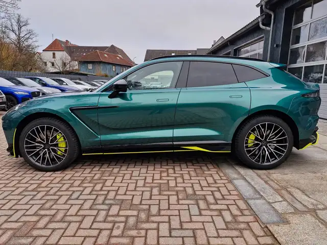 Aston Martin DBX view 8