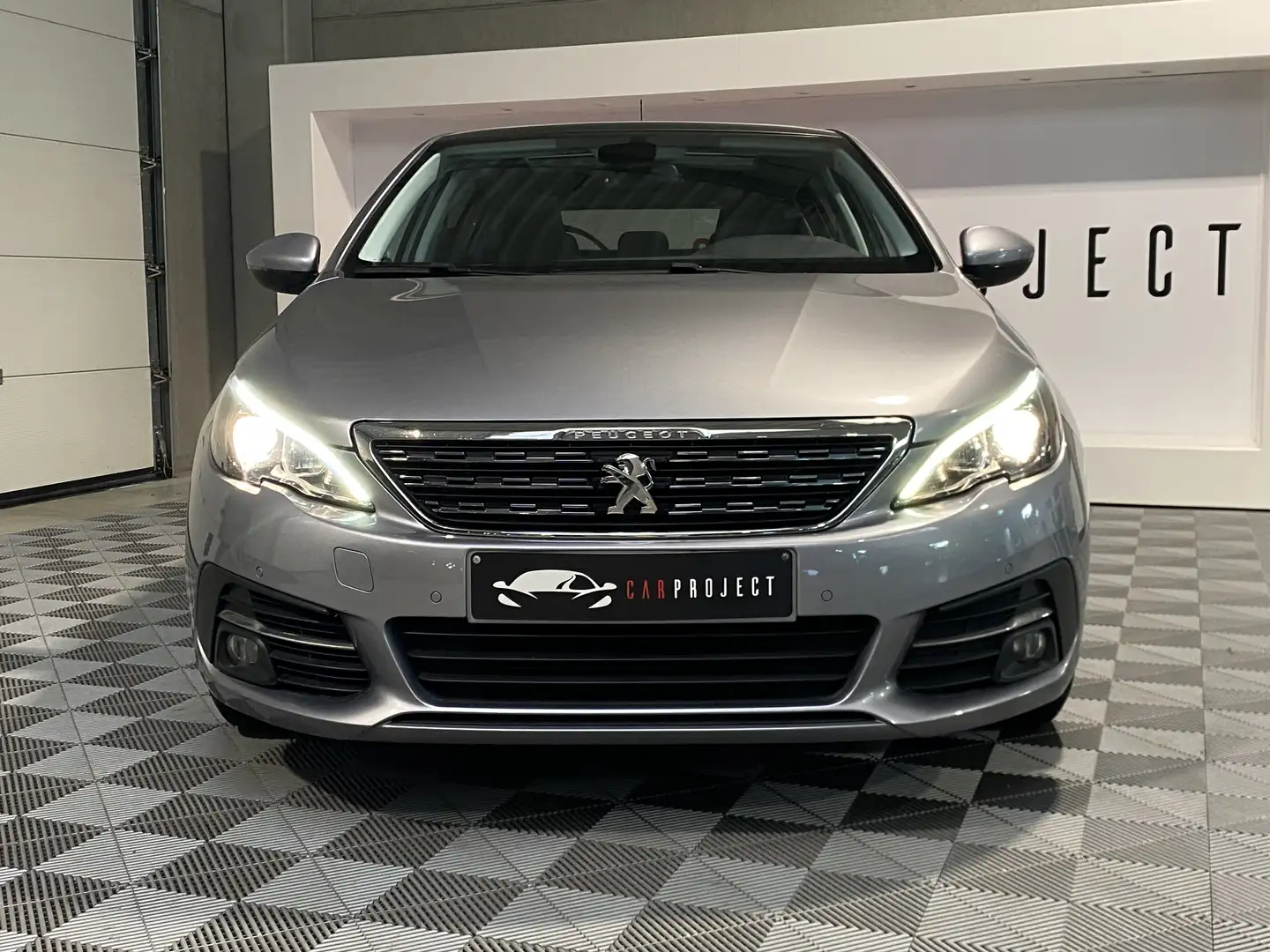 Peugeot 308 1.2i /GPS/PDC AV+ARR+CAM/CARPLAY/TOIT PANO Gris - 2