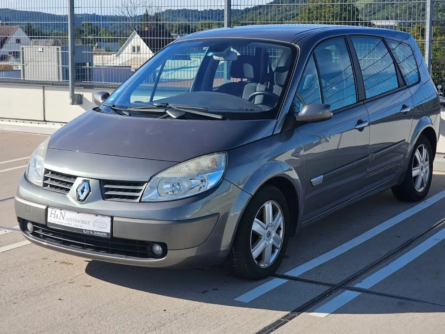 Renault Grand Scenic 1.6 16V Luxe*Orig.96000KM*7-Sitzer*HU/AU NEU*Klima Grau - 1