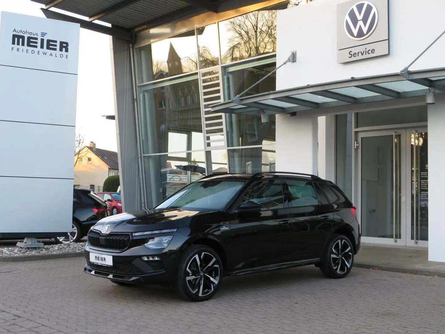 Skoda Kamiq Monte Carlo 1.5TSI DSG AHK Navi ACC Kamera Schwarz - 2