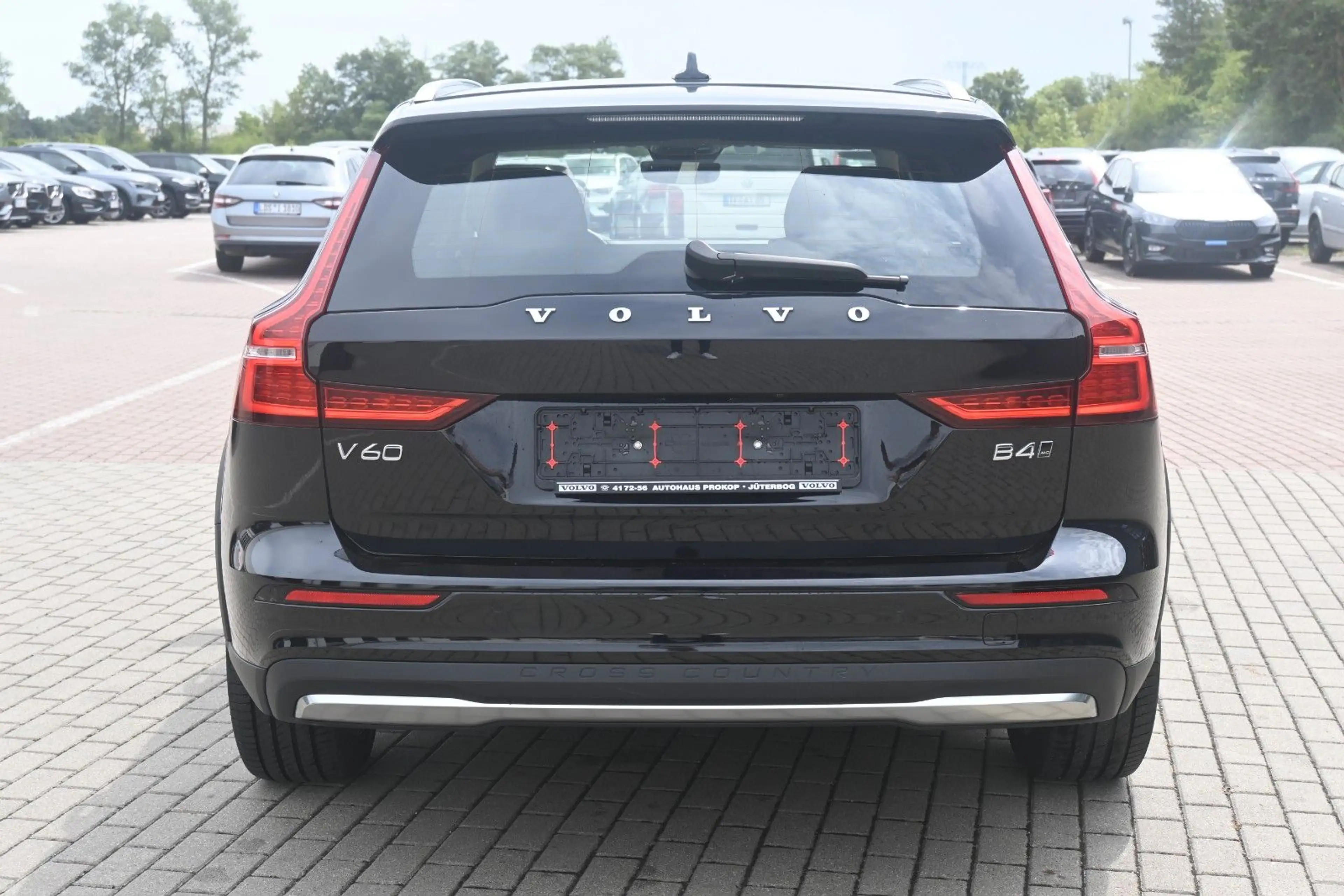 Volvo V60 Cross Country B4D AWD Plus*FSHZG*ACC*BLIS — photo 4