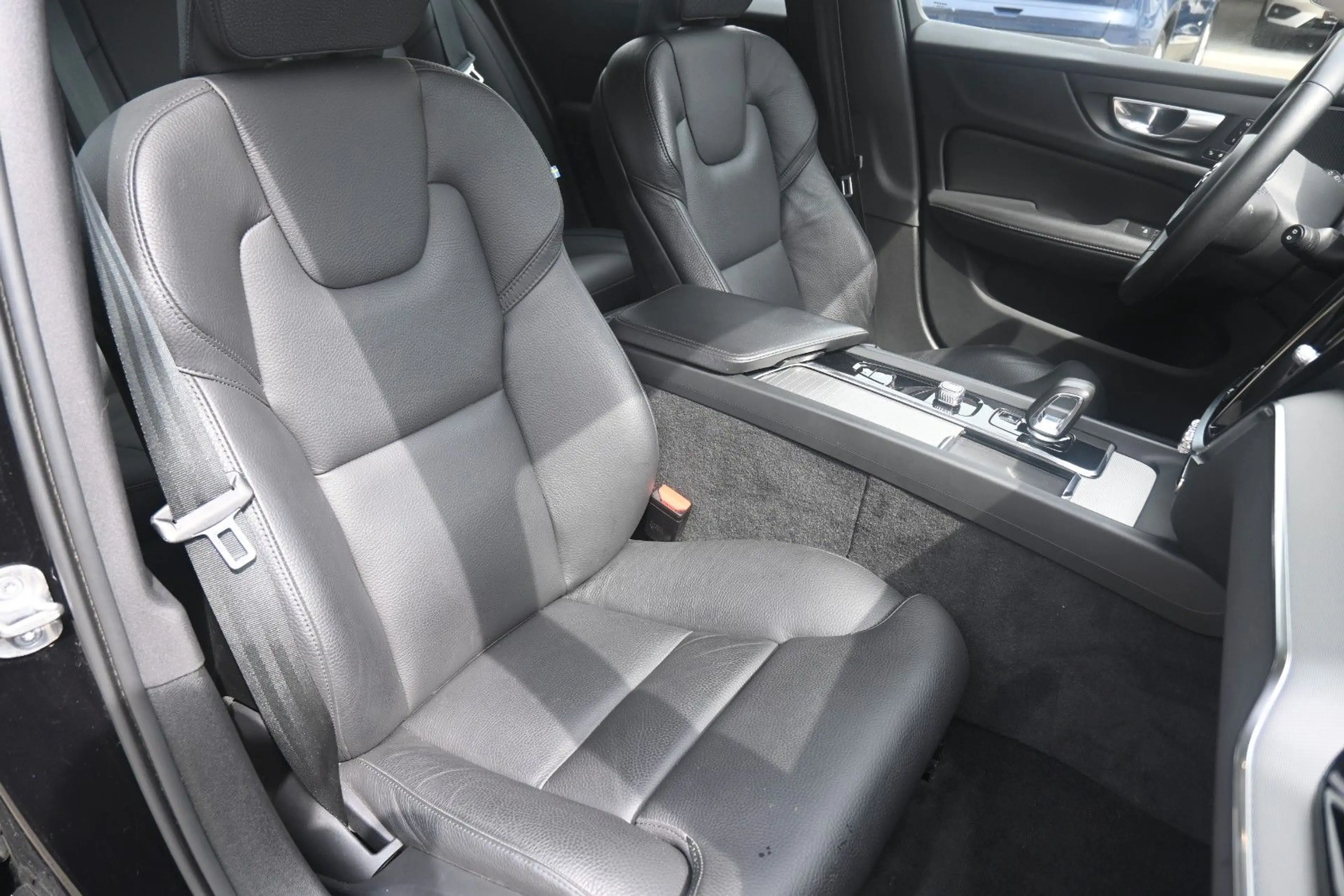 Volvo V60 Cross Country B4D AWD Plus*FSHZG*ACC*BLIS — photo 13