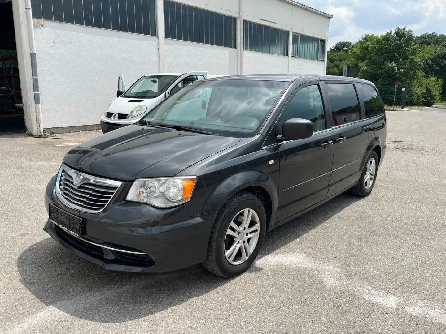 Lancia Voyager 2,8 CRD 7 Sitzer Leder Automatik Schwarz - 1