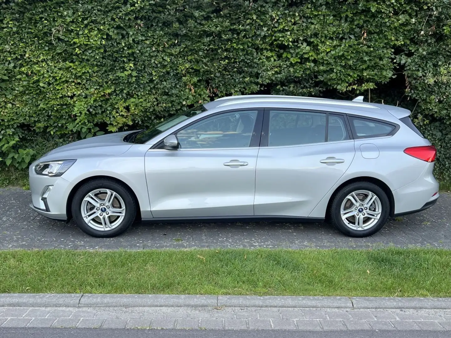 Ford Focus Turnier Cool & Connect Silber - 2