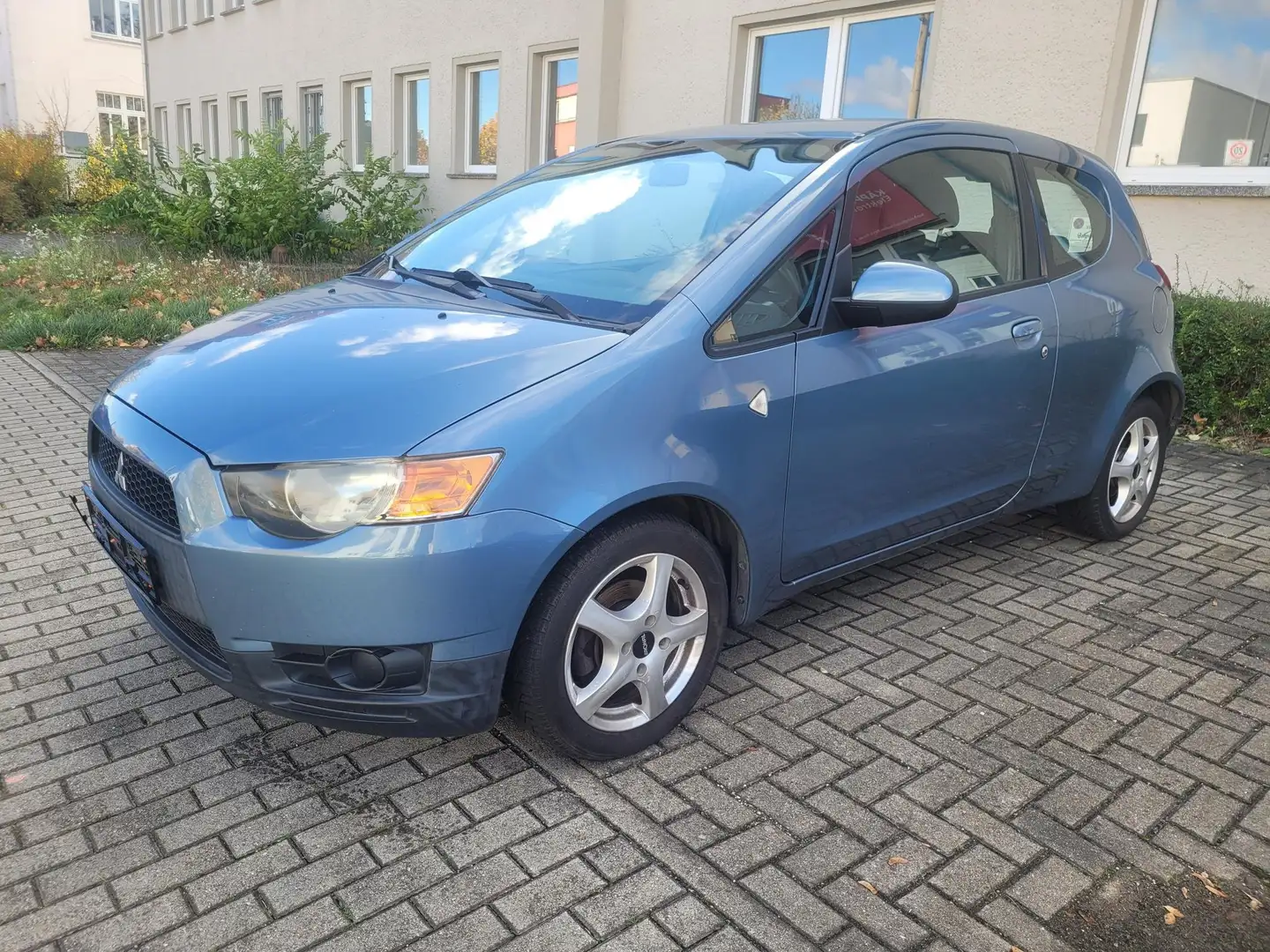 Mitsubishi Colt 1.3 Invite Blau - 1