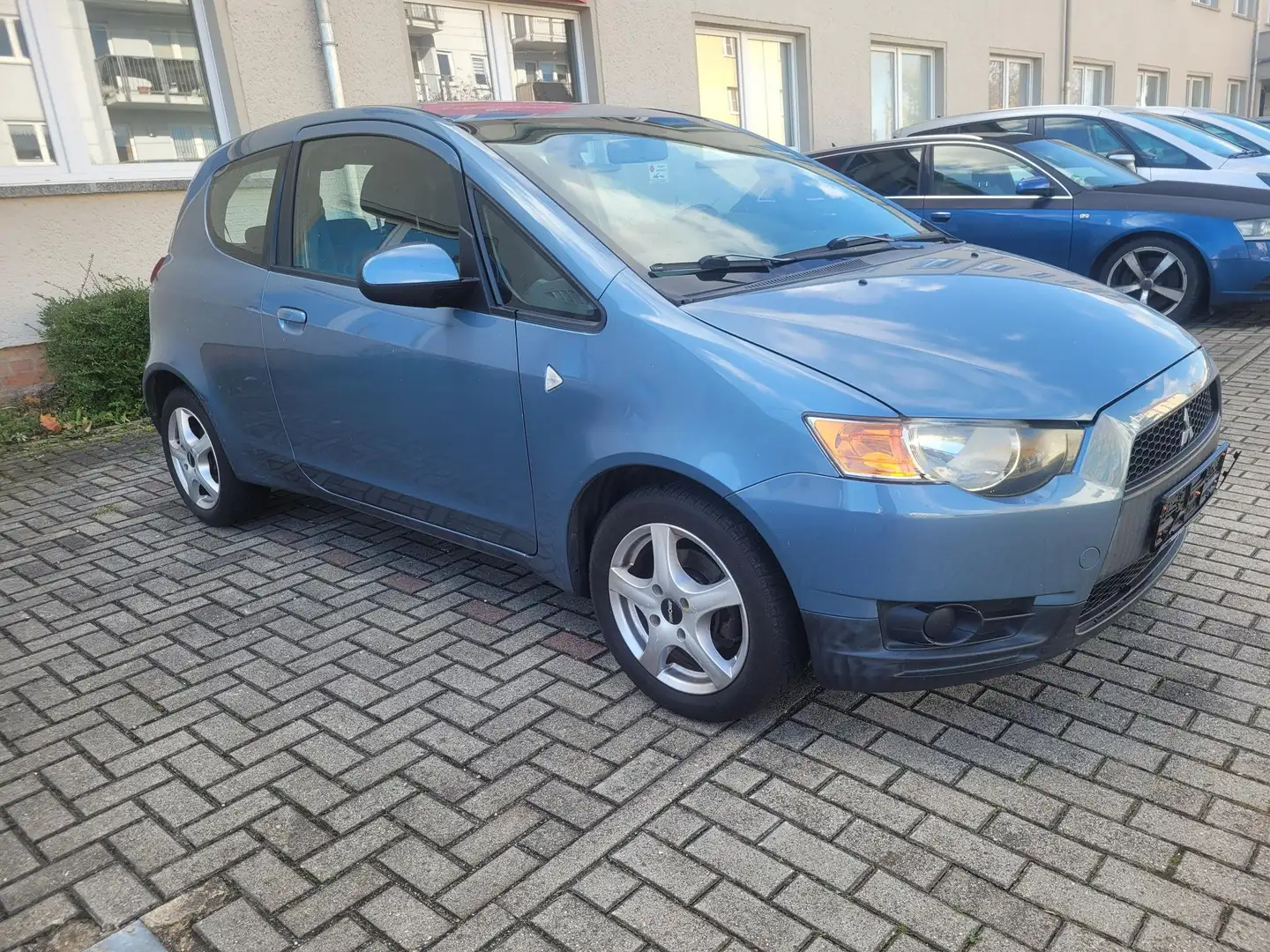 Mitsubishi Colt 1.3 Invite Blau - 2