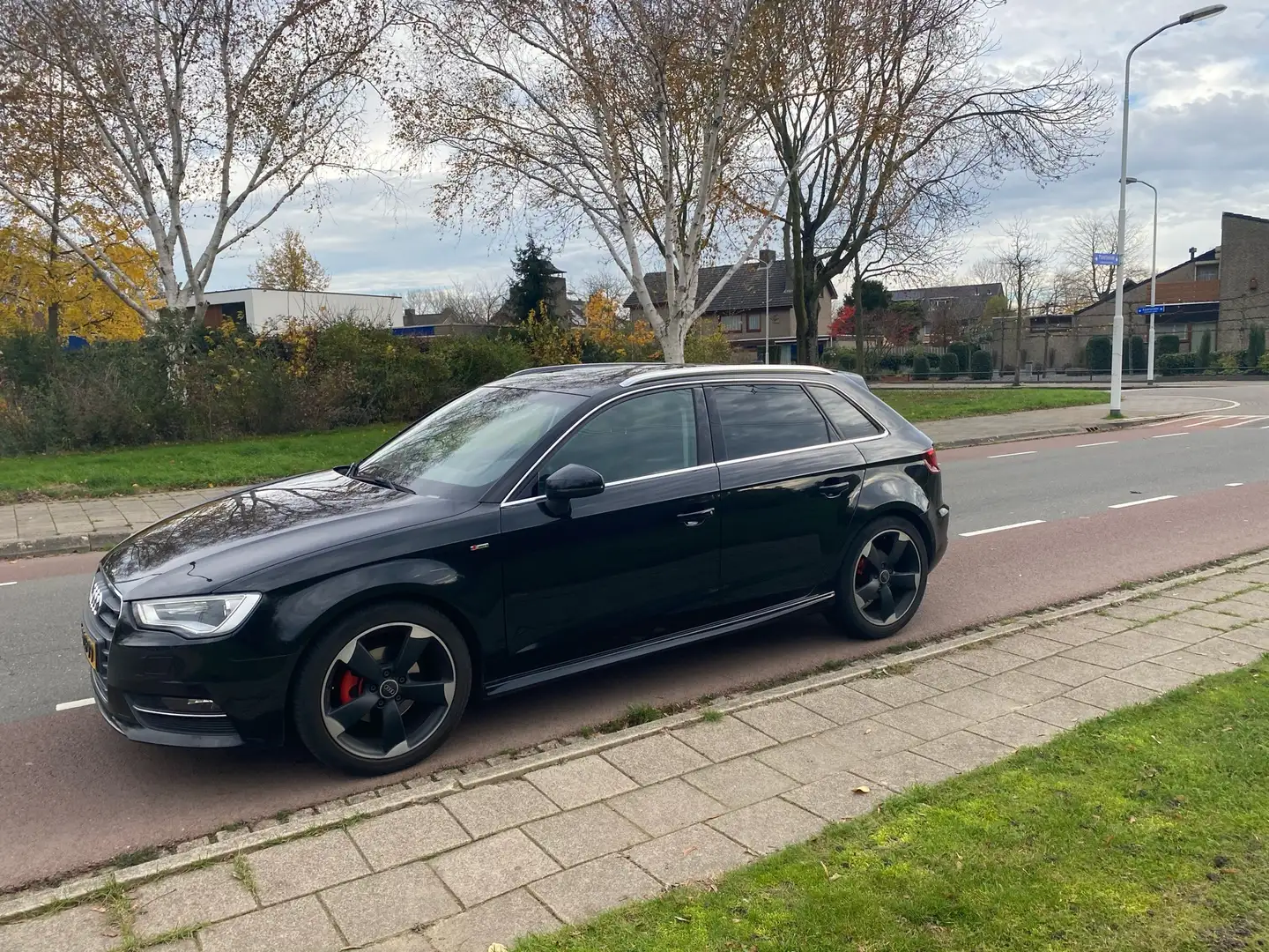 Audi A3 1.6 TDI Ultra Edition Zwart - 1