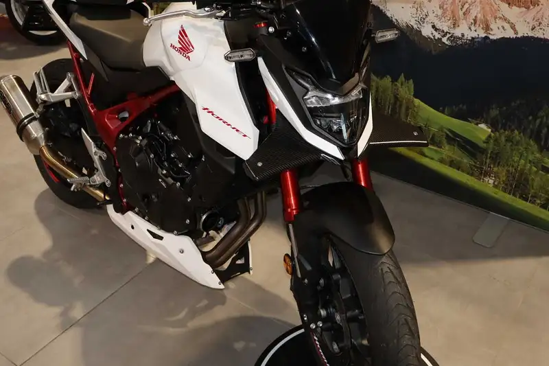 Honda CB750 HORNET - foto 3