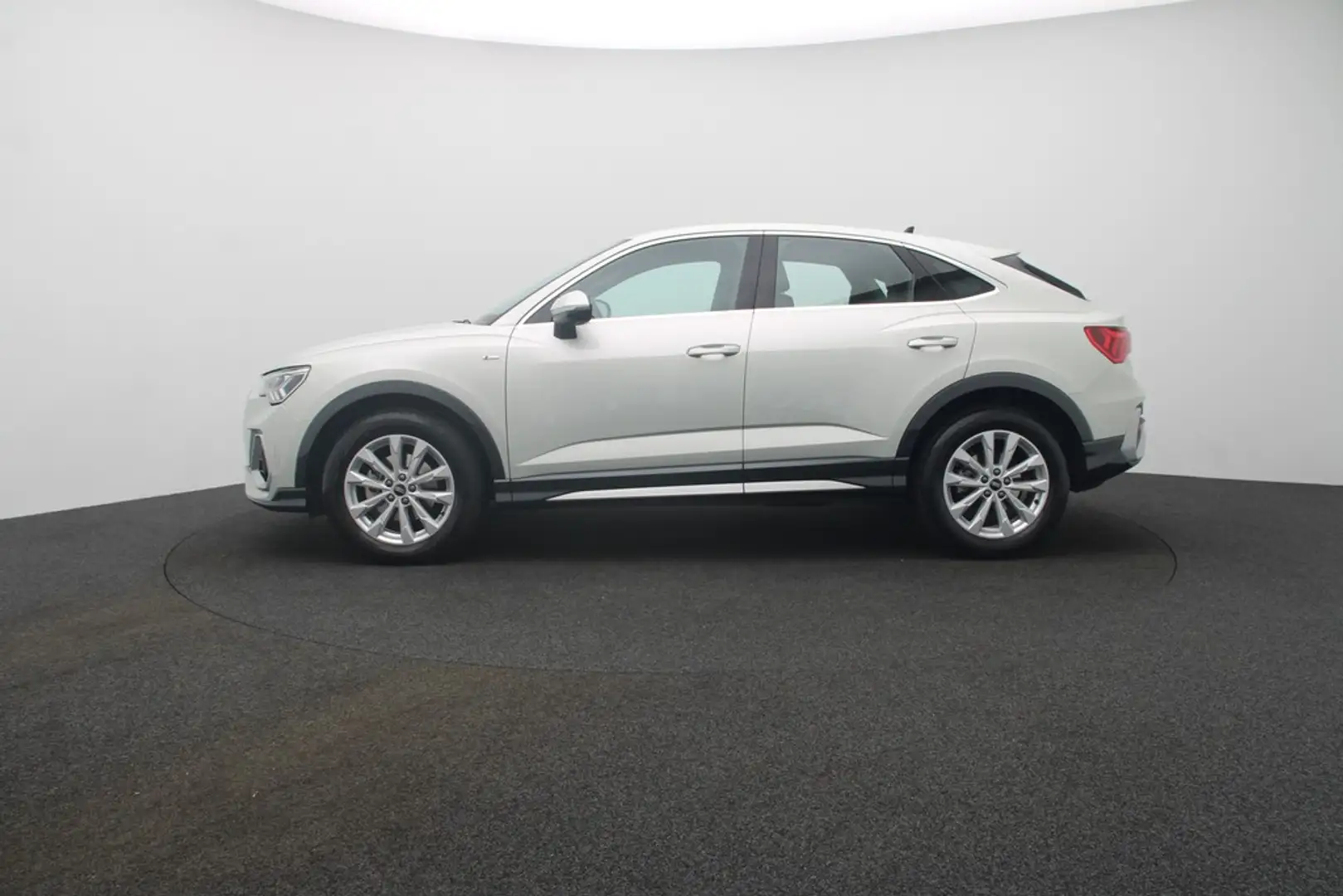 Audi Q3 Sportback 35 TFSI S line LED Navi ACC AHK Silber - 2