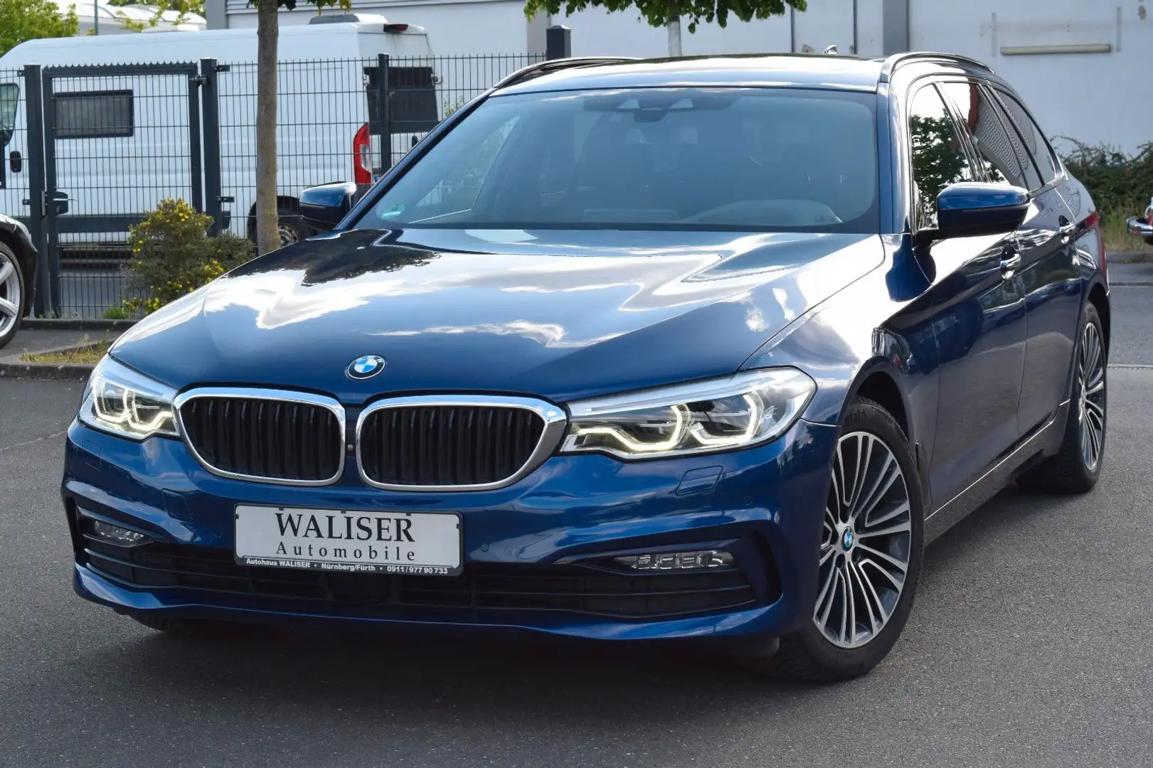 BMW 520 d Sport Line Touring Aut. HuD/H-K/Pano/AHK Azul - 1