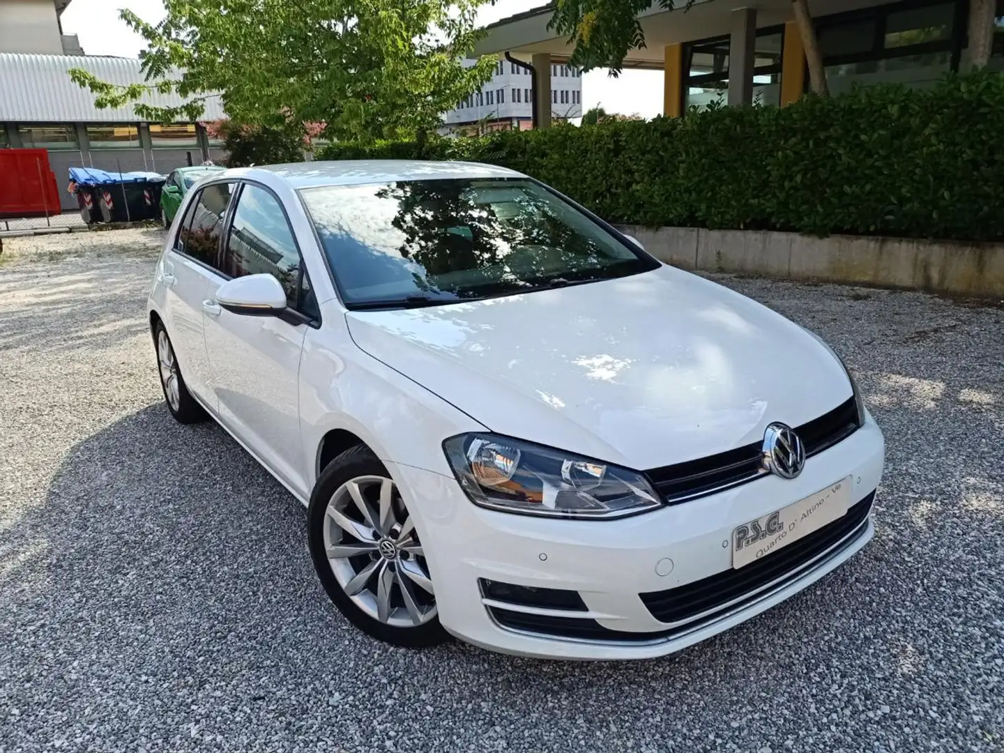 Volkswagen Golf Business 2.0 TDI 5p. 4MOTION Highline BlueMotion T Weiß - 1