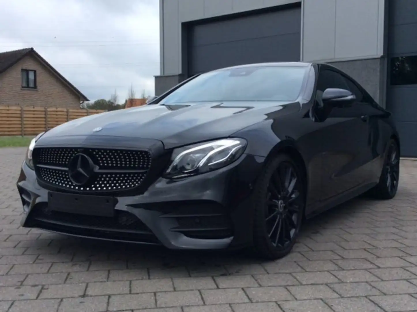 Mercedes-Benz E 200 coupe*AMG line*Nightpakket*Panoramadak*Memorypack Zwart - 1