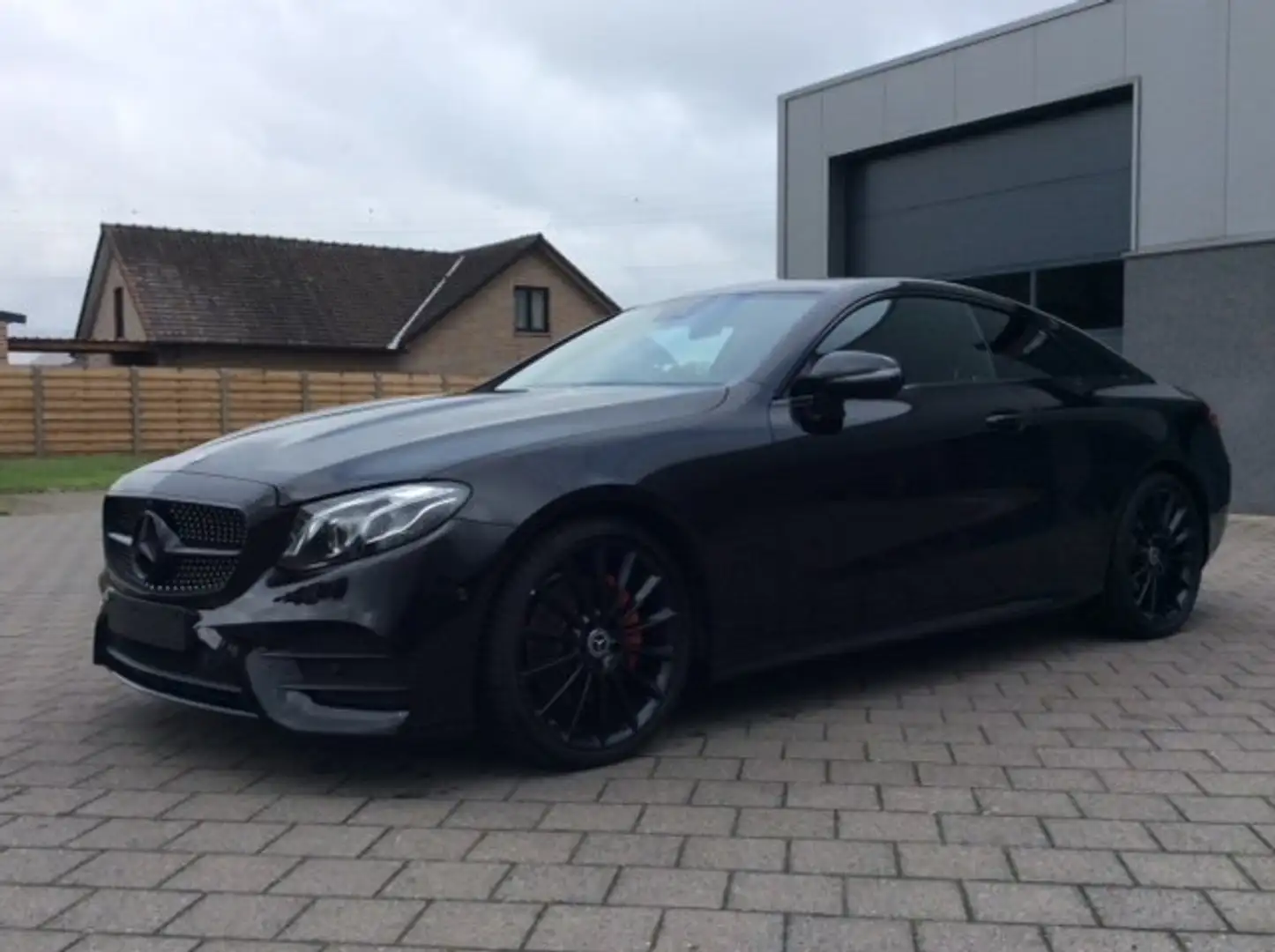 Mercedes-Benz E 200 coupe*AMG line*Nightpakket*Panoramadak*Memorypack Zwart - 2