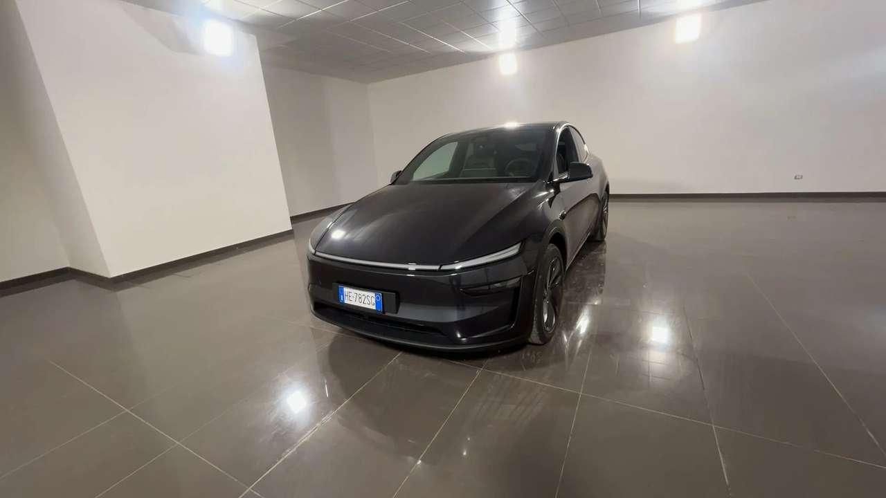 Tesla Model Y Model Y Premium Long Range RWD
