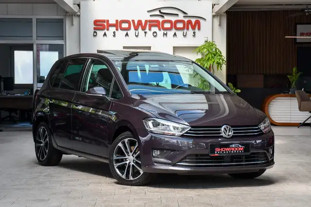 Volkswagen Golf view 3