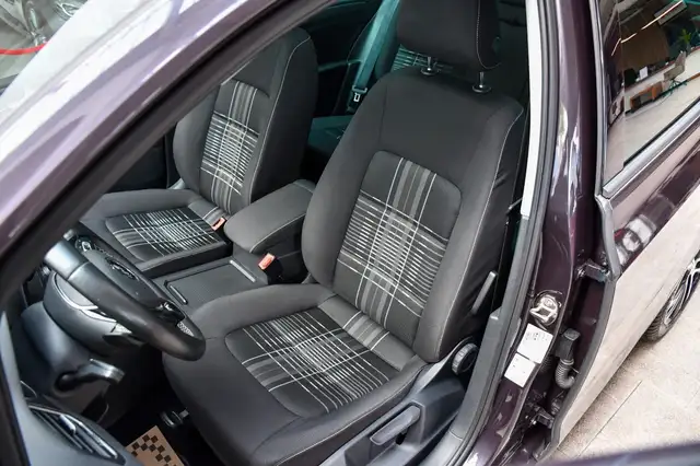 Volkswagen Golf view 10