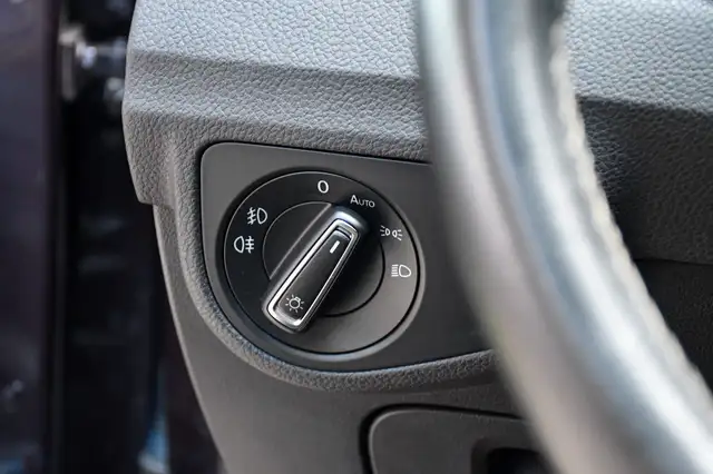 Volkswagen Golf view 9