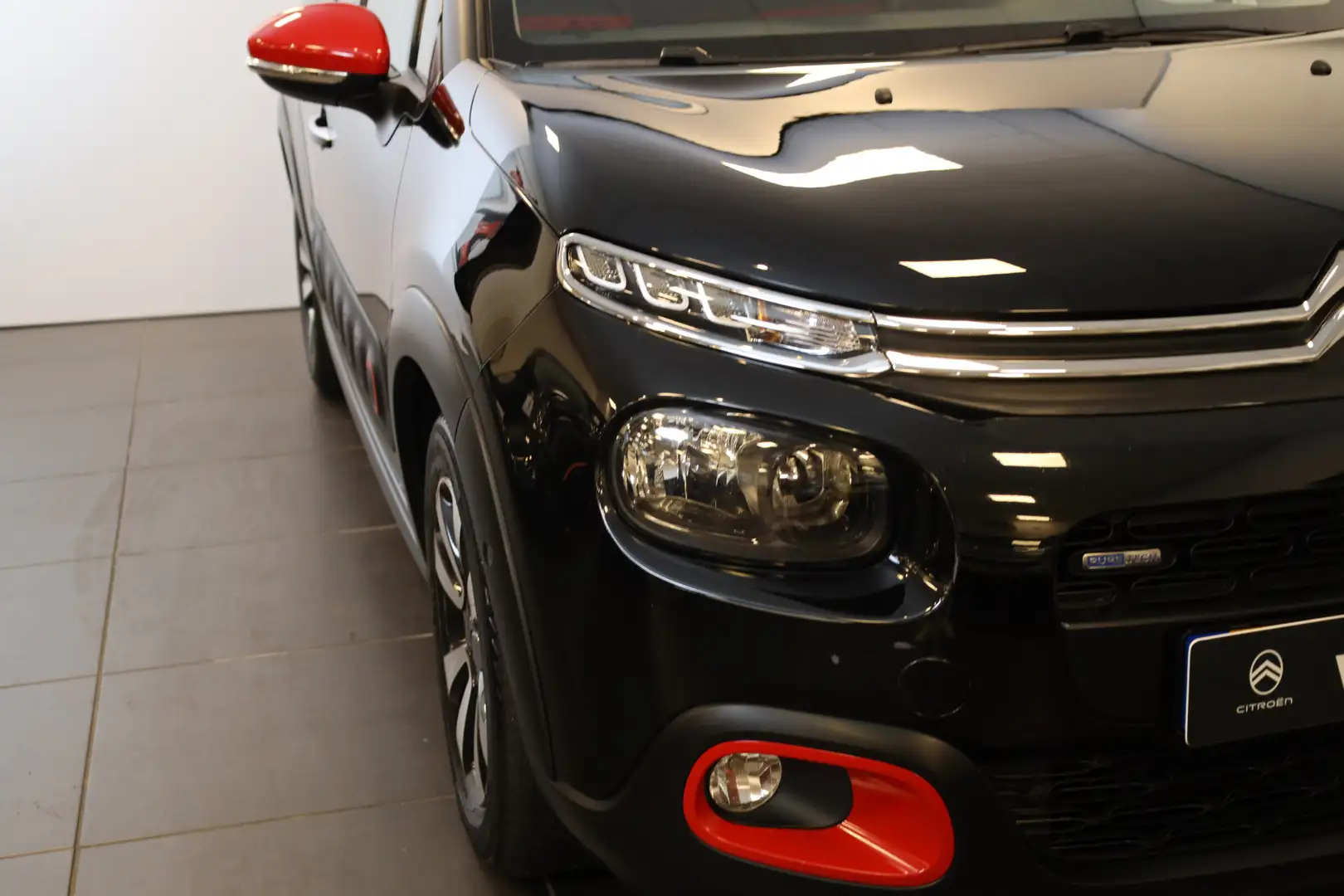 Citroen C3 PT 110 Shine Automaat-6 Panoramadak | Camera | 16" Schwarz - 2