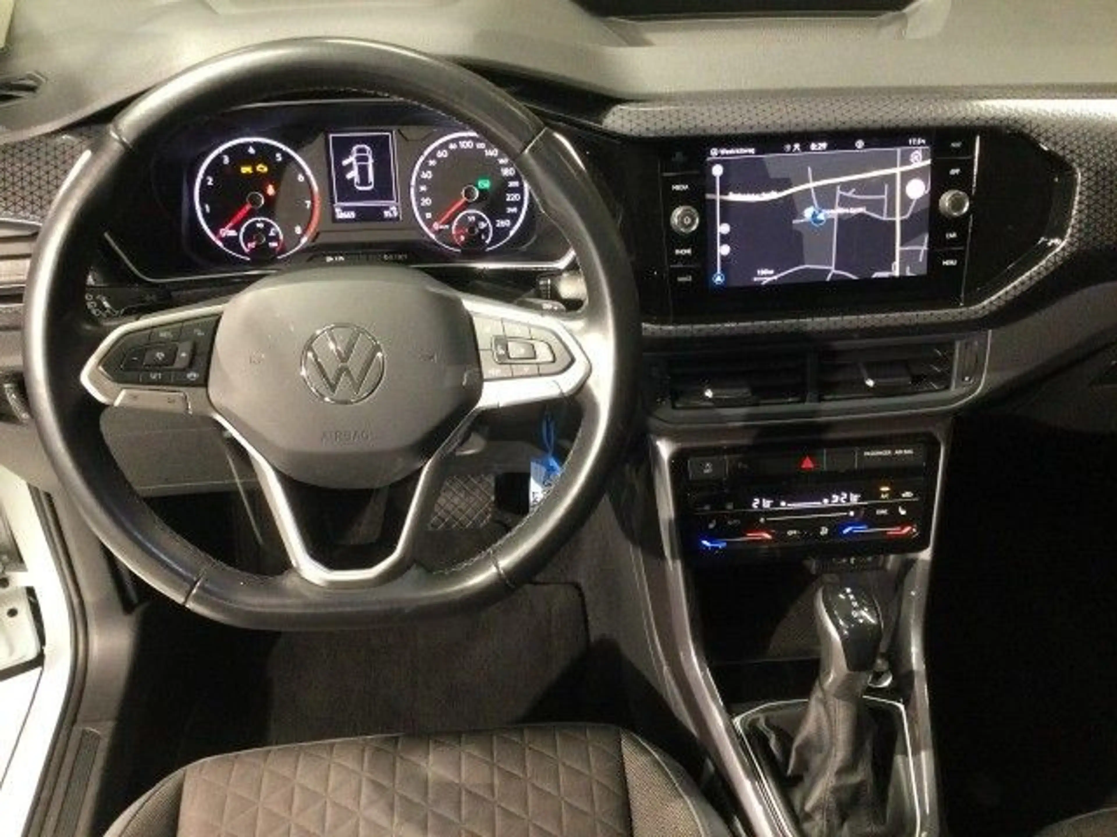 Volkswagen T-Cross 1.5 TSI DSG Style LED ACC PDC SHZ — photo 3