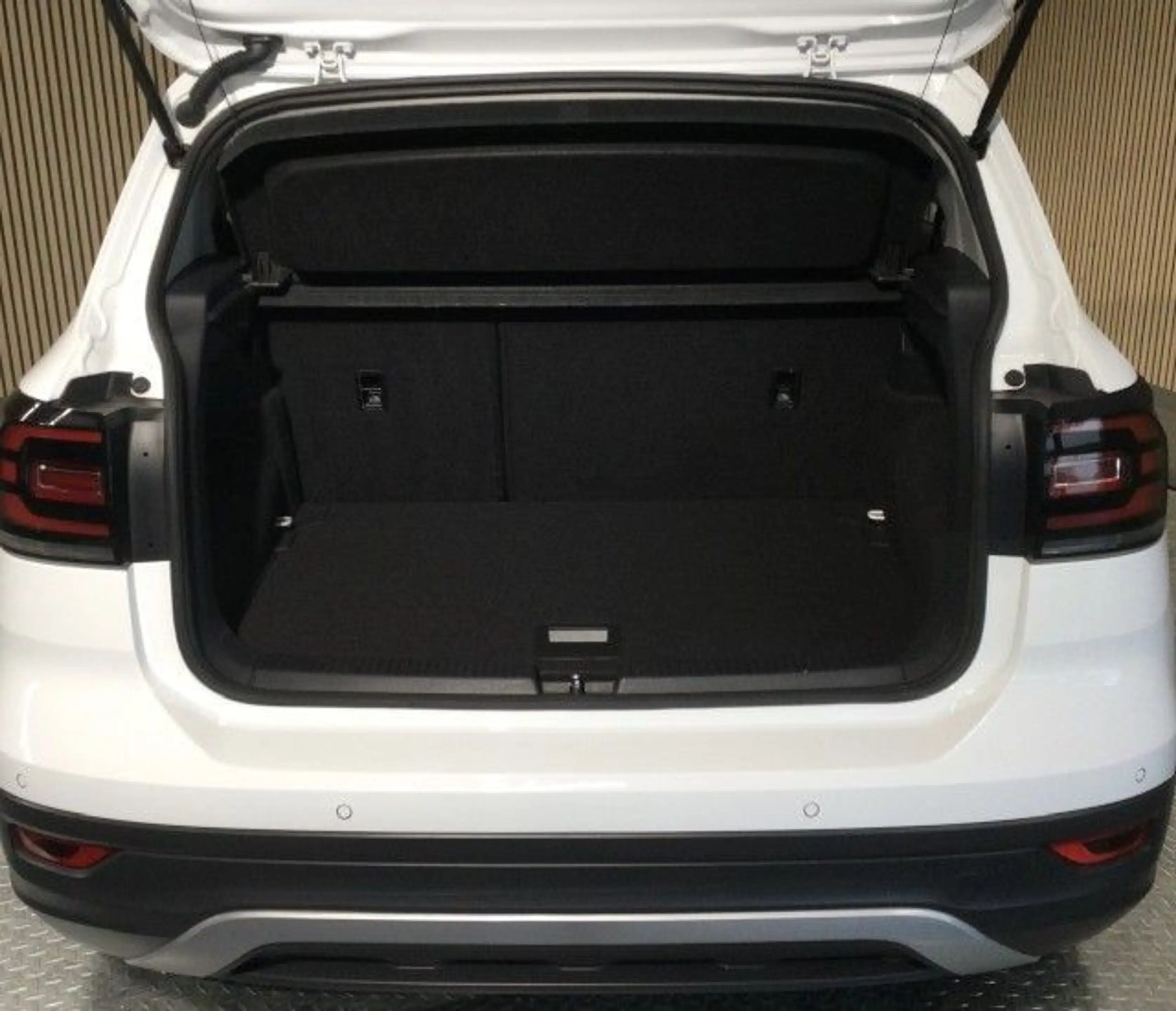 Volkswagen T-Cross 1.5 TSI DSG Style LED ACC PDC SHZ — photo 11