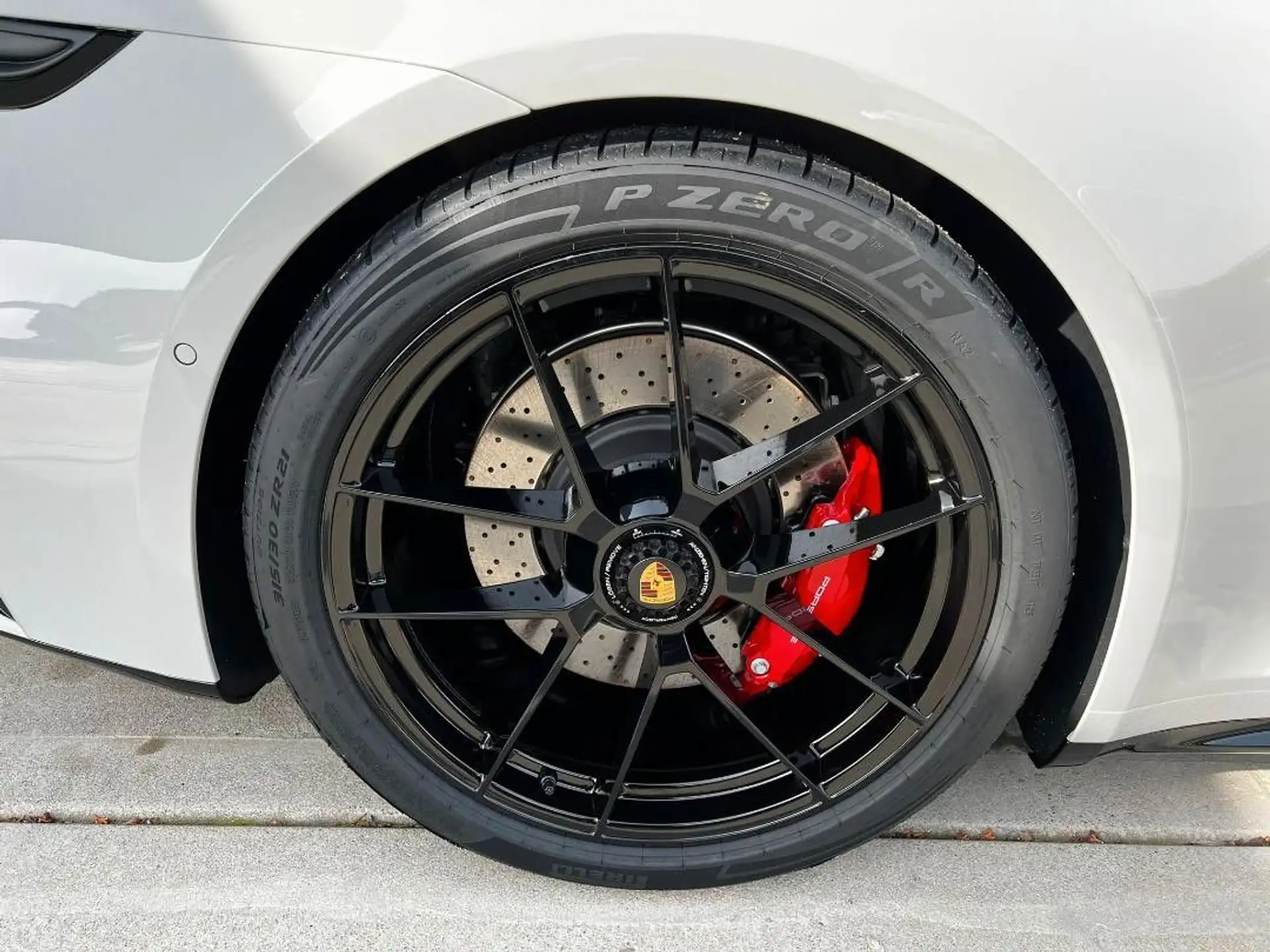 포르쉐 911 Carrera 4 GTS Cabriolet 2026 화이트 사진 7