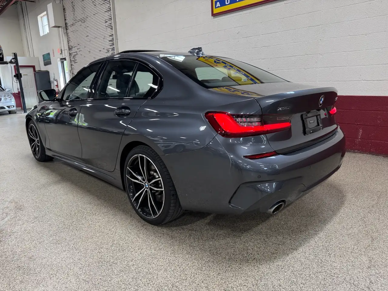 BMW 3 Series photo BMW 3 Series