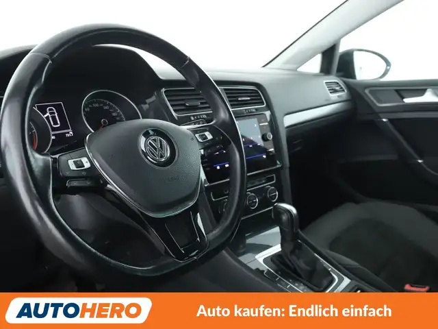 Volkswagen Golf view 11