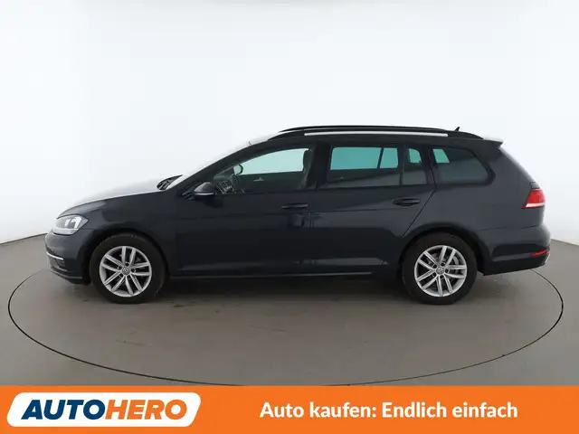 Volkswagen Golf view 3