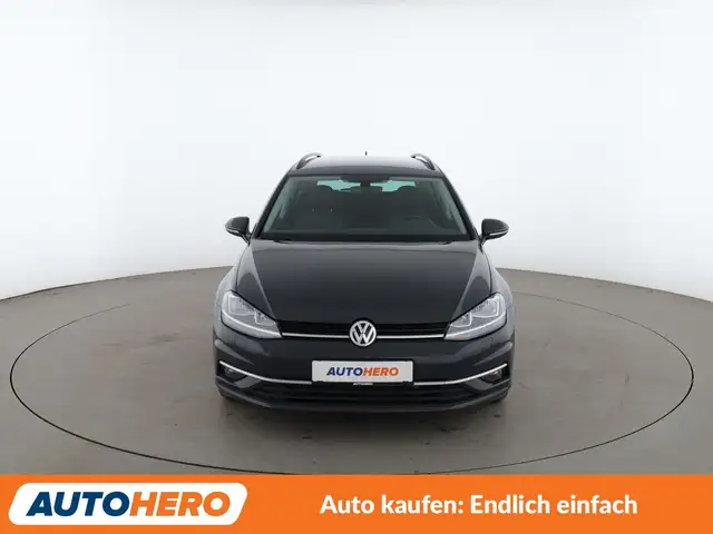 Volkswagen Golf view 9