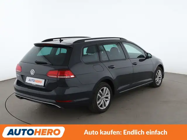 Volkswagen Golf view 6