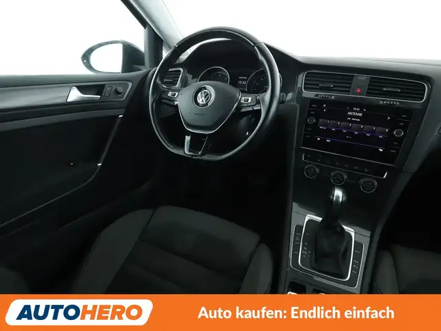 Volkswagen Golf view 13