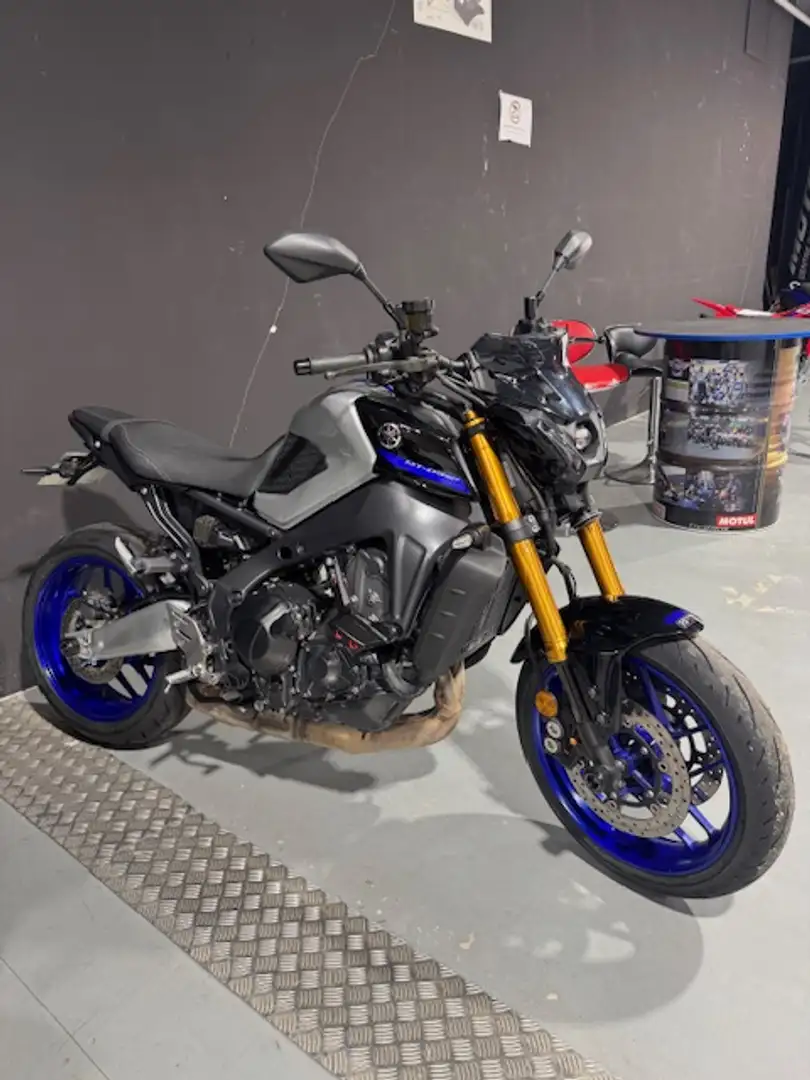 Yamaha MT-09 Gris - 1
