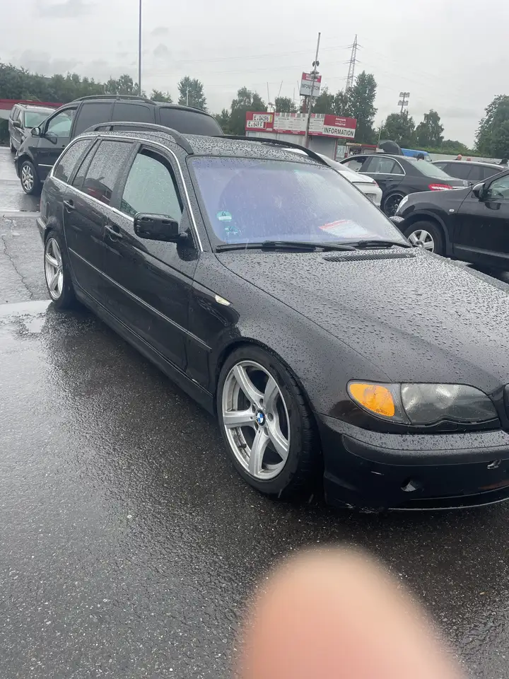 BMW 330