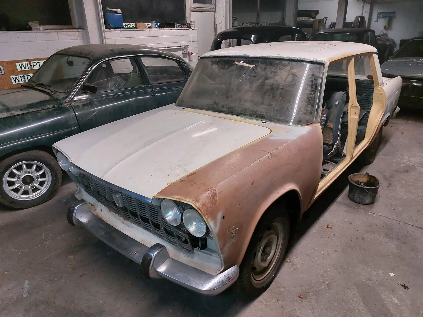 Fiat 2300 Limousine fertig geschweisst NOS Schiebedach Білий - 2