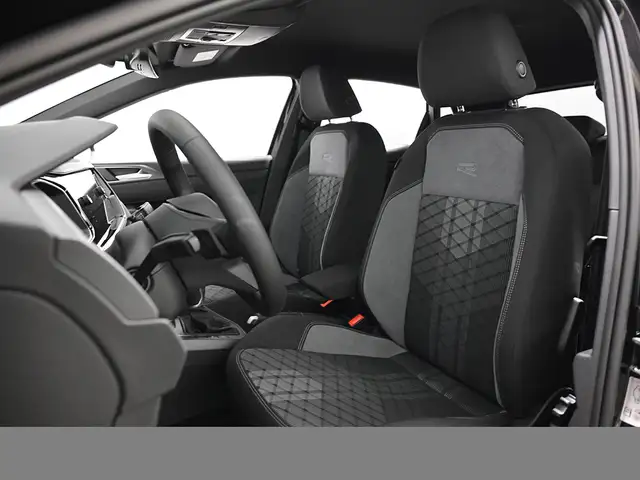 Volkswagen Polo view 11