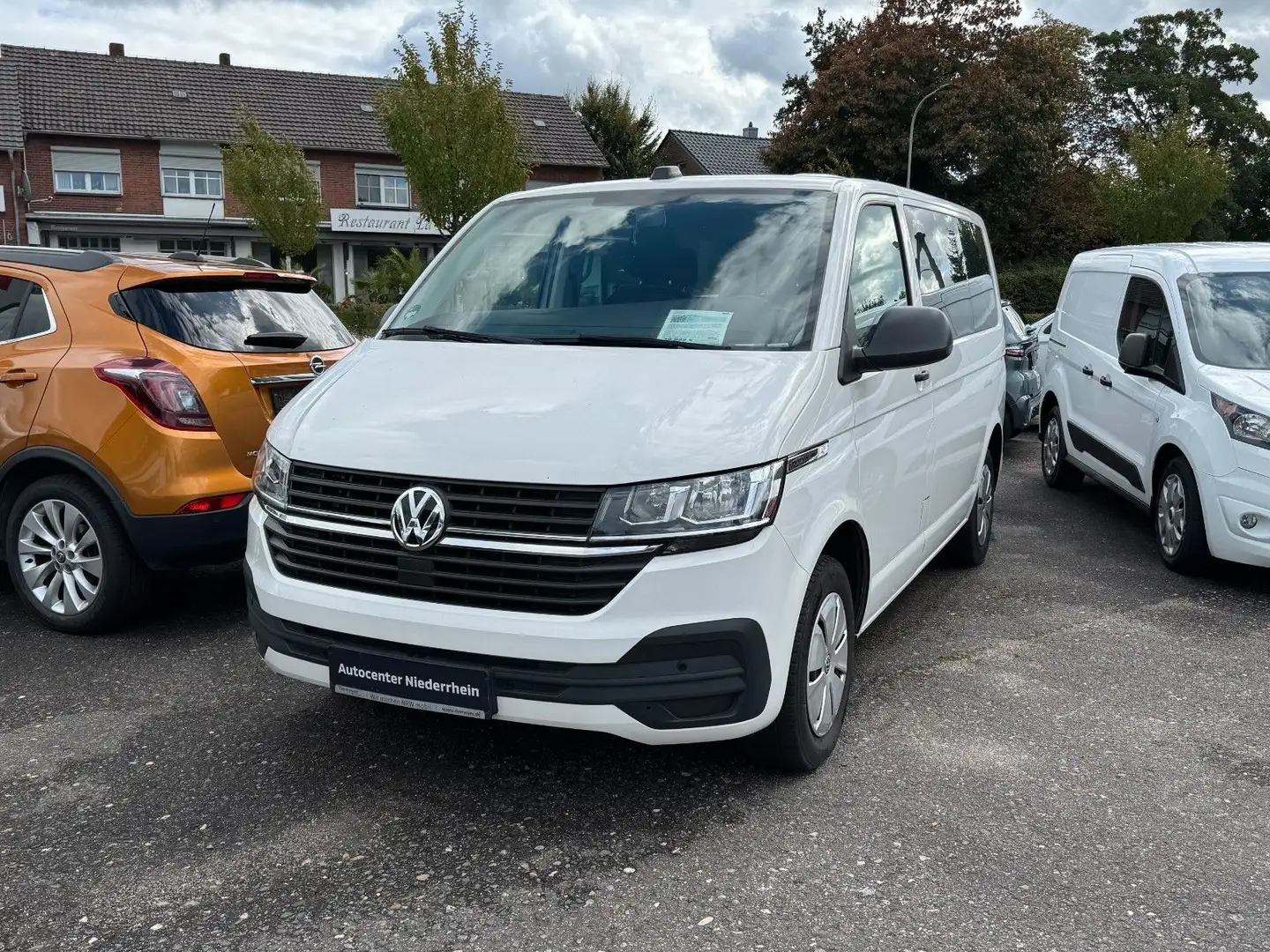 Volkswagen T6 Multivan T6.1  Multivan Weiß - 1