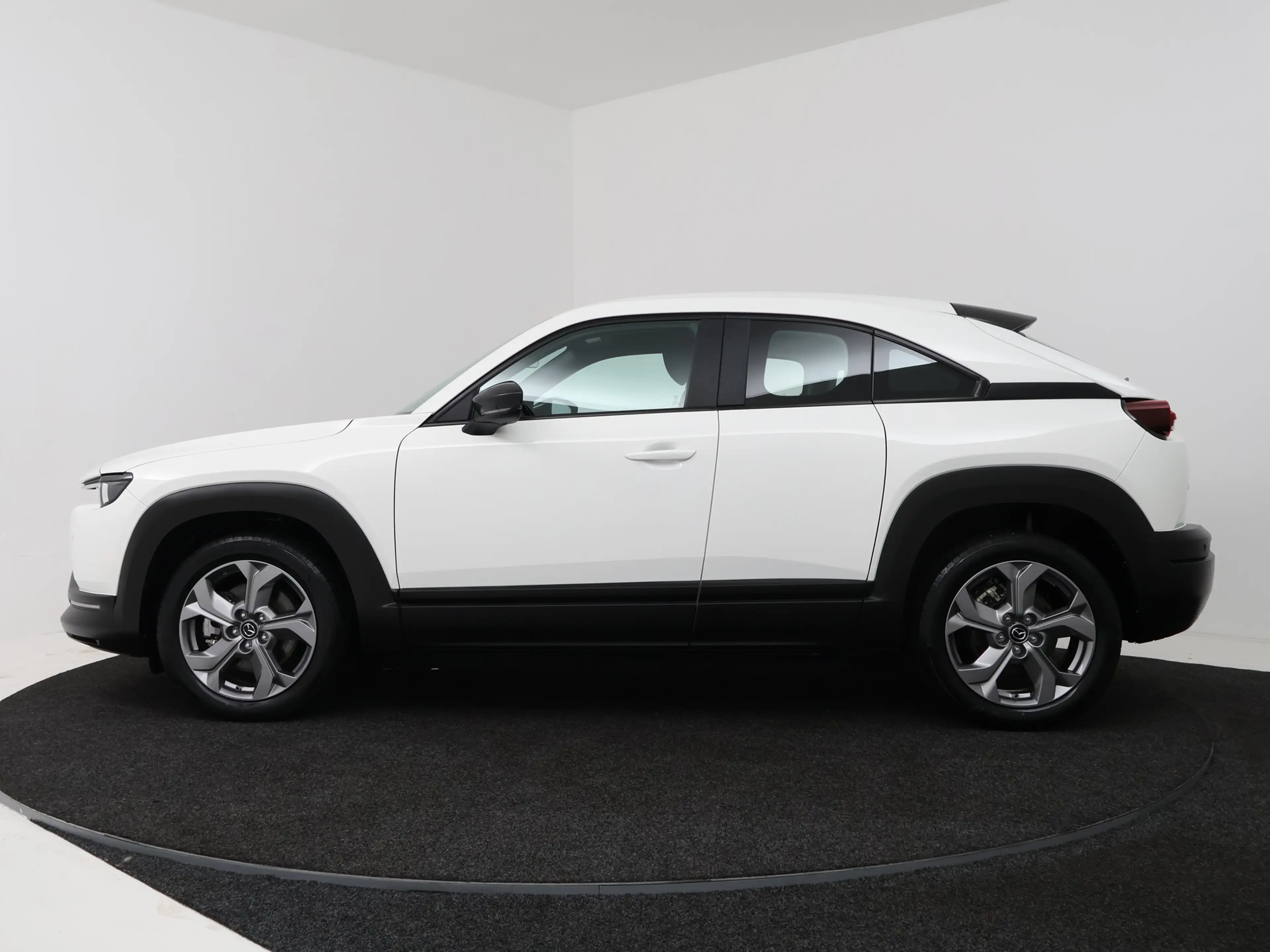 Mazda MX-30 e-SkyActiv 145 Comfort 36 kWh Onderweg-naar-dealer — photo 3