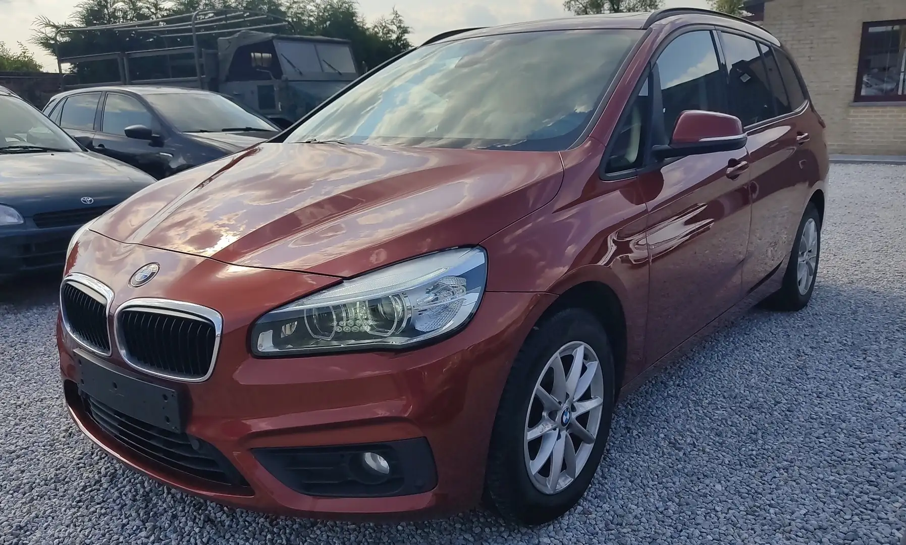 BMW 218 D Gran Tourer_2.0 D(149CH)_2016💢EU.6B_EQUP💢 Rot - 2