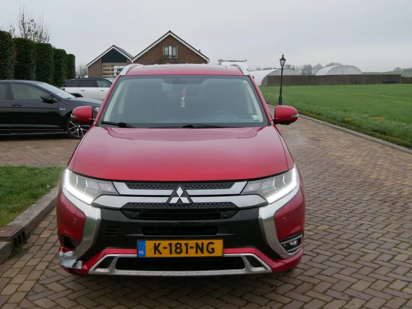 Mitsubishi Outlander 2.4 PHEV Intense+ 4 WD AUDIO PANO***11199**NETTO** Rouge - 2